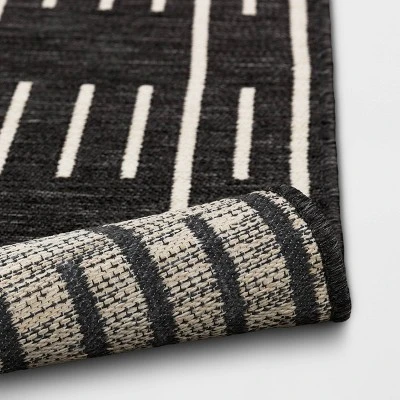 5'x7' Striped Checks Outdoor Rug Charcoal Gray - Threshold™ 3 5'x7' Striped Checks Outdoor Rug Charcoal Gray - Threshold™ - Image 3