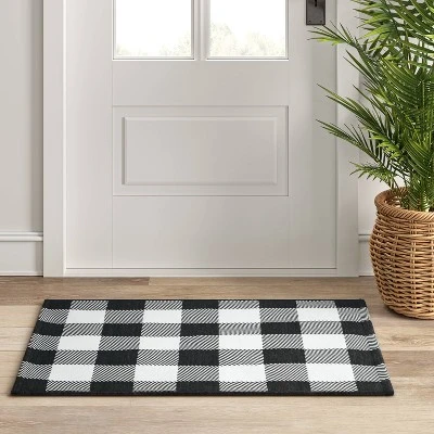 2'x3' Indoor/Outdoor Reversible Scatter Rug Black/White - Threshold™ 2 2'x3' Indoor/Outdoor Reversible Scatter Rug Black/White - Threshold™ - Image 2